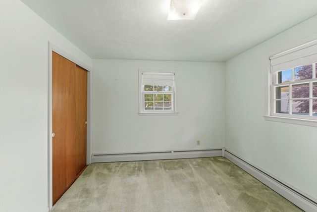 28 Mayflower Cir, Leicester, MA 01524