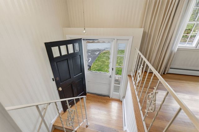 28 Mayflower Cir, Leicester, MA 01524