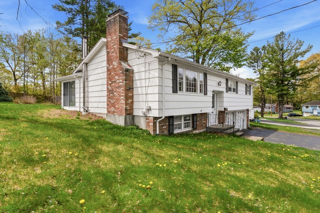 28 Mayflower Cir, Leicester, MA 01524