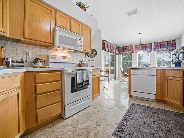 25069 RIVERWALK DRIVE, Leesburg, FL 34748