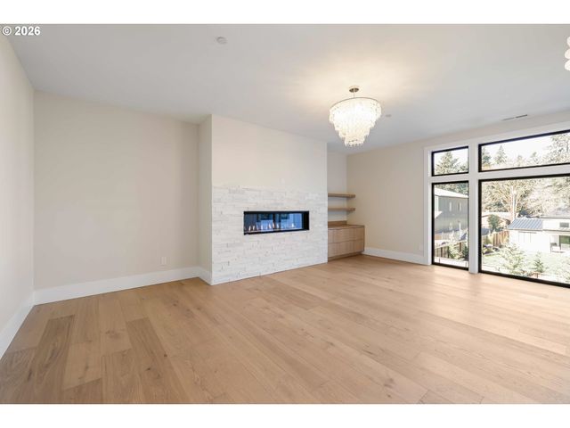 6096 CARMAN Dr, Lake Oswego, OR 97035