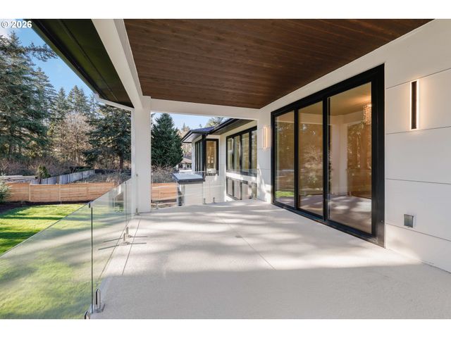 6096 CARMAN Dr, Lake Oswego, OR 97035