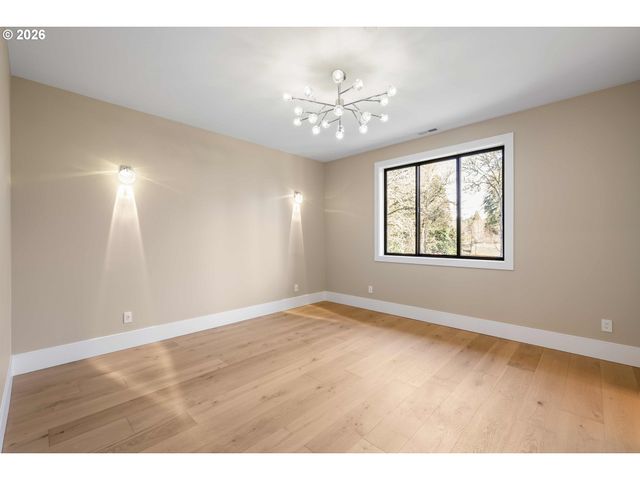 6096 CARMAN Dr, Lake Oswego, OR 97035