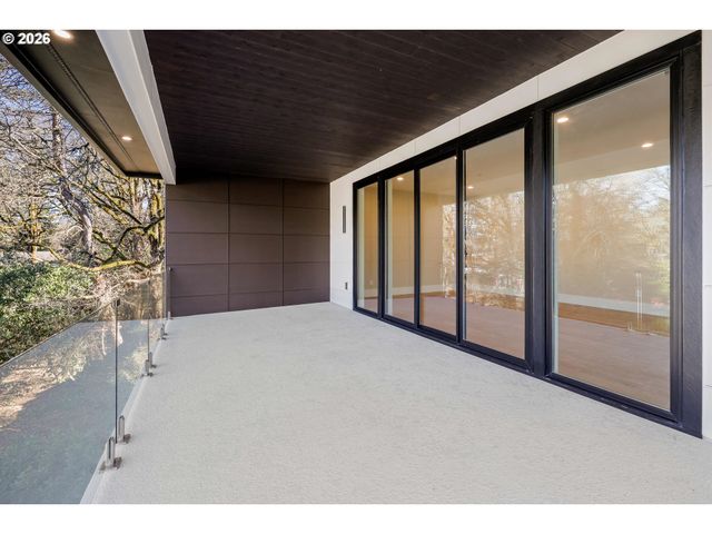 6096 CARMAN Dr, Lake Oswego, OR 97035