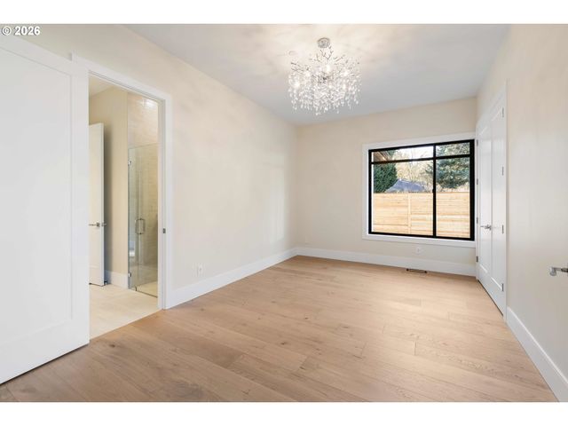 6096 CARMAN Dr, Lake Oswego, OR 97035