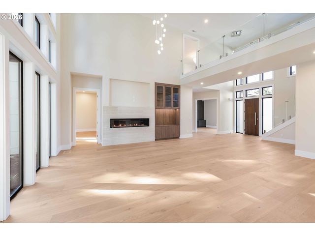 6096 CARMAN Dr, Lake Oswego, OR 97035