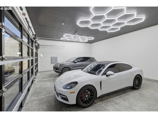 6096 CARMAN Dr, Lake Oswego, OR 97035