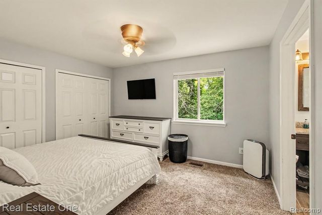 7926 Forest Creek Court, Whitmore Lake, MI 48189