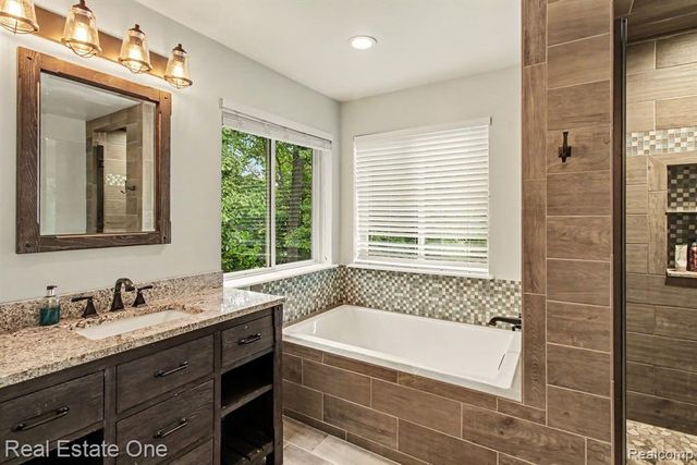 7926 Forest Creek Court, Whitmore Lake, MI 48189
