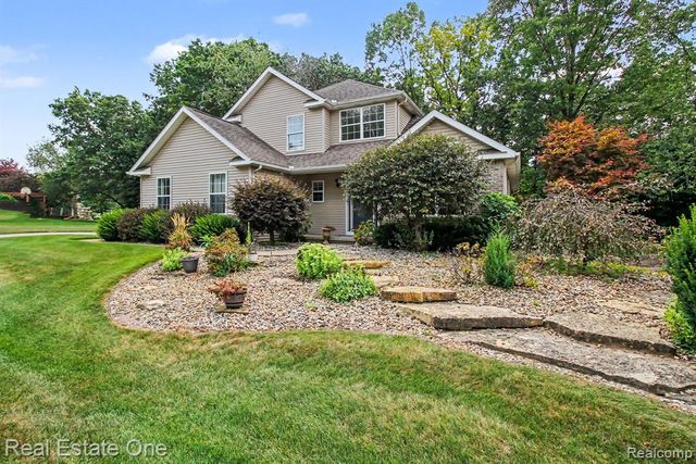 7926 Forest Creek Court, Whitmore Lake, MI 48189
