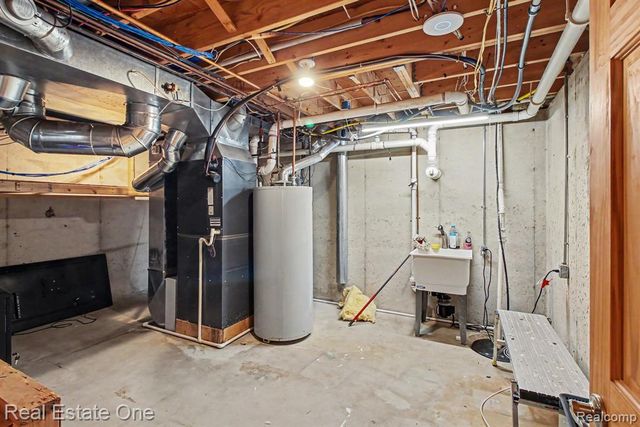 7926 Forest Creek Court, Whitmore Lake, MI 48189