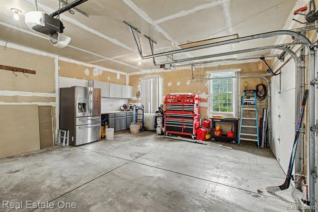 7926 Forest Creek Court, Whitmore Lake, MI 48189