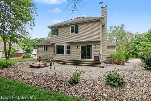 7926 Forest Creek Court, Whitmore Lake, MI 48189