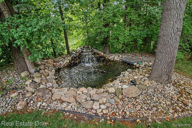 7926 Forest Creek Court, Whitmore Lake, MI 48189