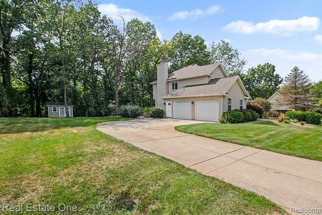 7926 Forest Creek Court, Whitmore Lake, MI 48189
