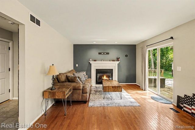 7926 Forest Creek Court, Whitmore Lake, MI 48189