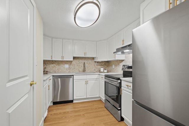 1704 W Long Boulevard, Raymore, MO 64083