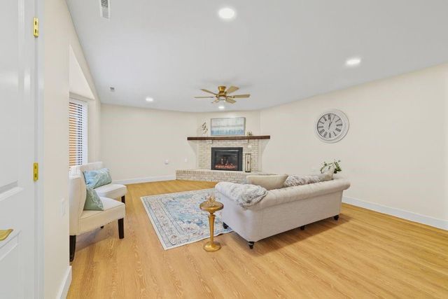 1704 W Long Boulevard, Raymore, MO 64083