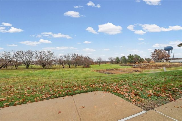 1704 W Long Boulevard, Raymore, MO 64083