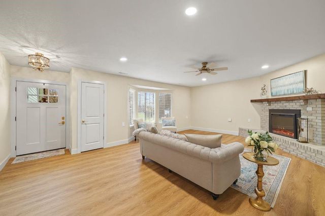 1704 W Long Boulevard, Raymore, MO 64083