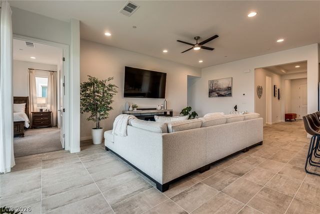 549 Cadence Vista Drive, Henderson, NV 89011