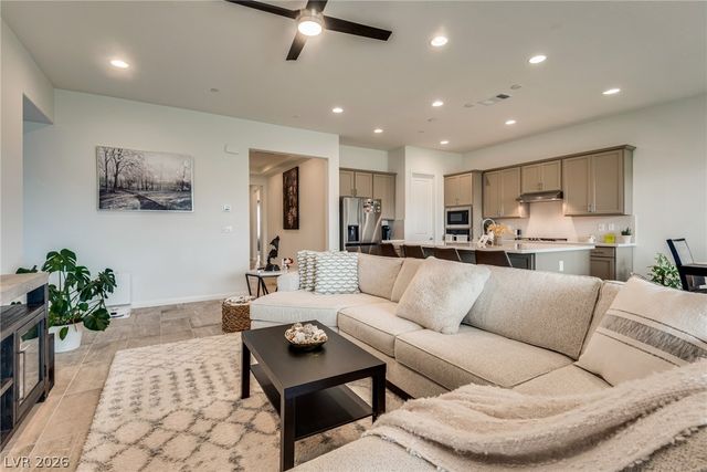 549 Cadence Vista Drive, Henderson, NV 89011