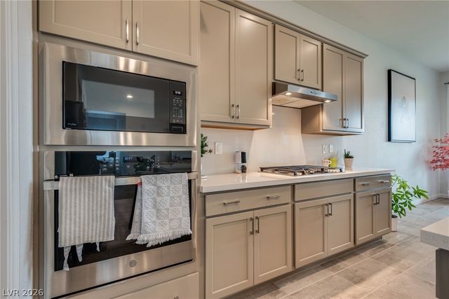 549 Cadence Vista Drive, Henderson, NV 89011