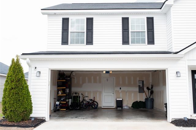 226 Roswell Drive E, Brunswick, GA 31525