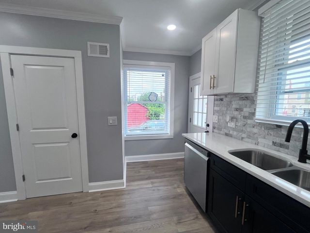 2520 W SEYBERT ST, Philadelphia, PA 19121