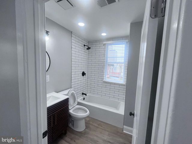 2520 W SEYBERT ST, Philadelphia, PA 19121