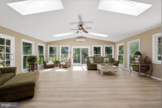 14550 PURCELLVILLE RD, Purcellville, VA 20132