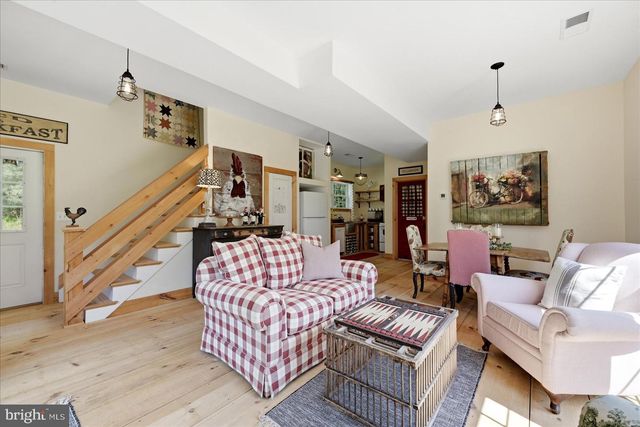 14550 PURCELLVILLE RD, Purcellville, VA 20132