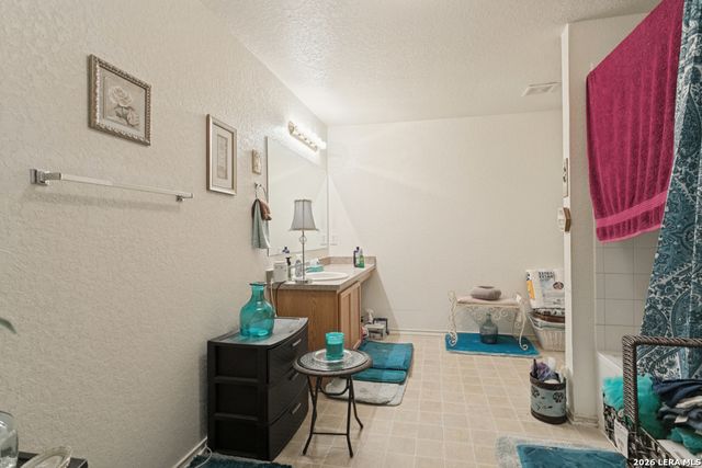 10035 POWDERHOUSE DR, San Antonio, TX 78239