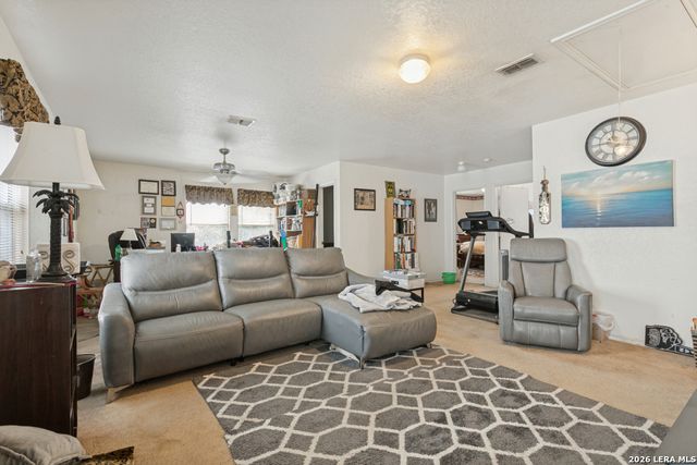 10035 POWDERHOUSE DR, San Antonio, TX 78239