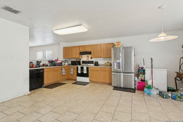 10035 POWDERHOUSE DR, San Antonio, TX 78239