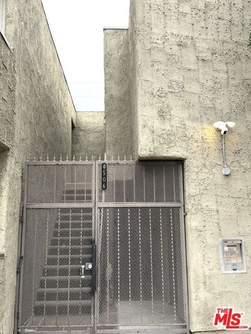4506 Saugus Avenue 10, Sherman Oaks, CA 91403