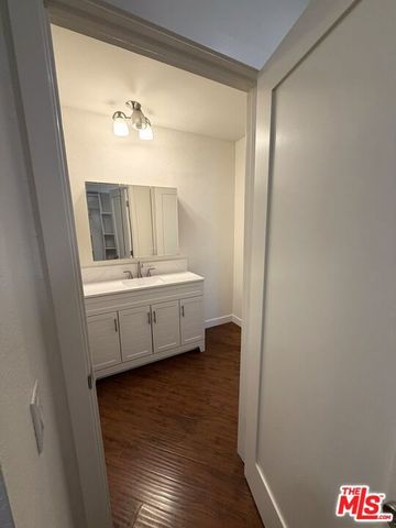 4506 Saugus Avenue 10, Sherman Oaks, CA 91403