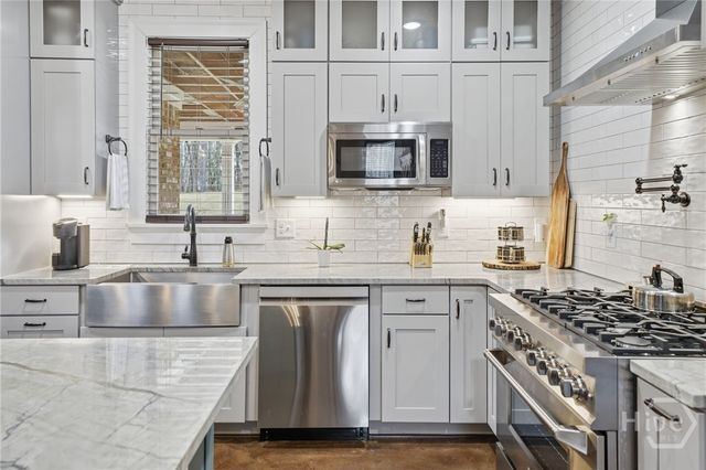 864 Blackberry Trail, Ball Ground, GA 30107
