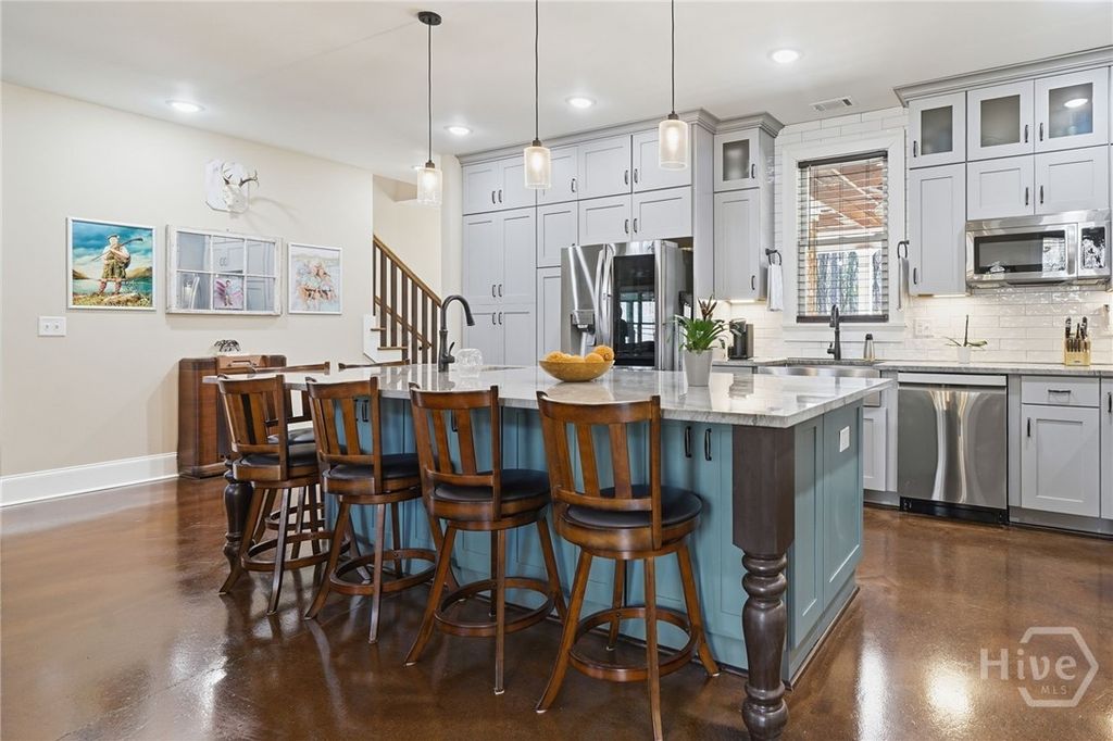 Image 10 of property listing at 864 Blackberry Trail, Ball Ground, GA 30107