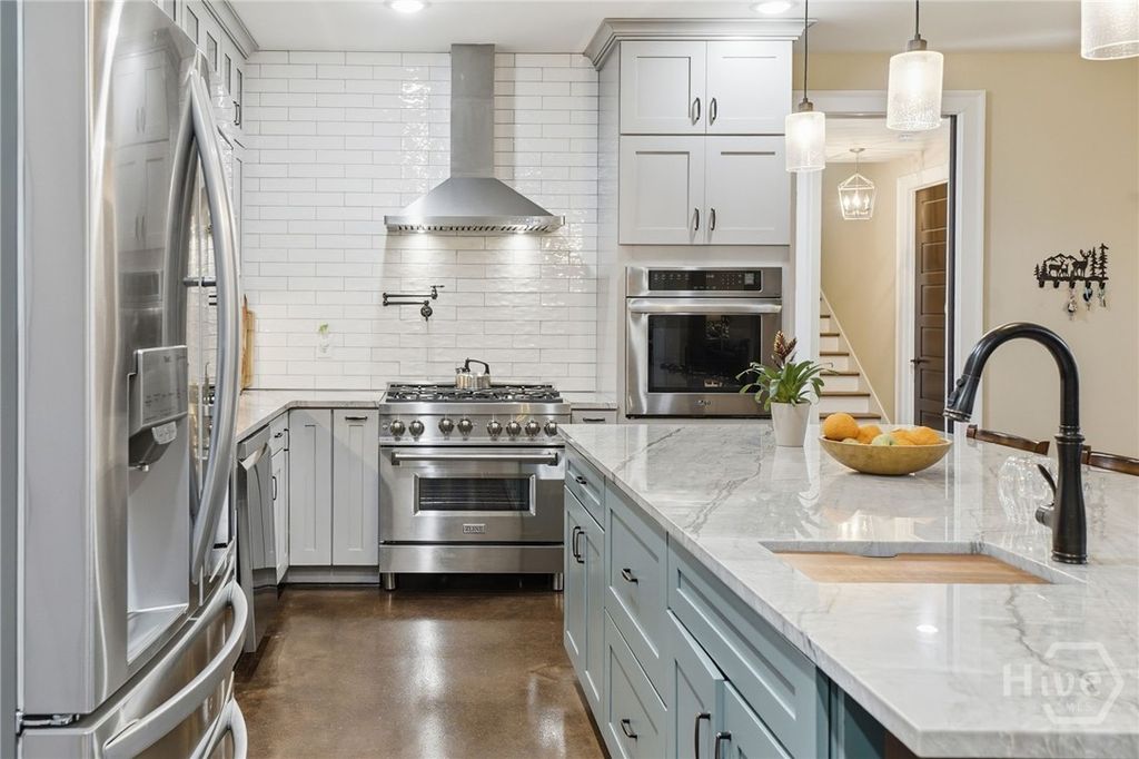 Image 13 of property listing at 864 Blackberry Trail, Ball Ground, GA 30107