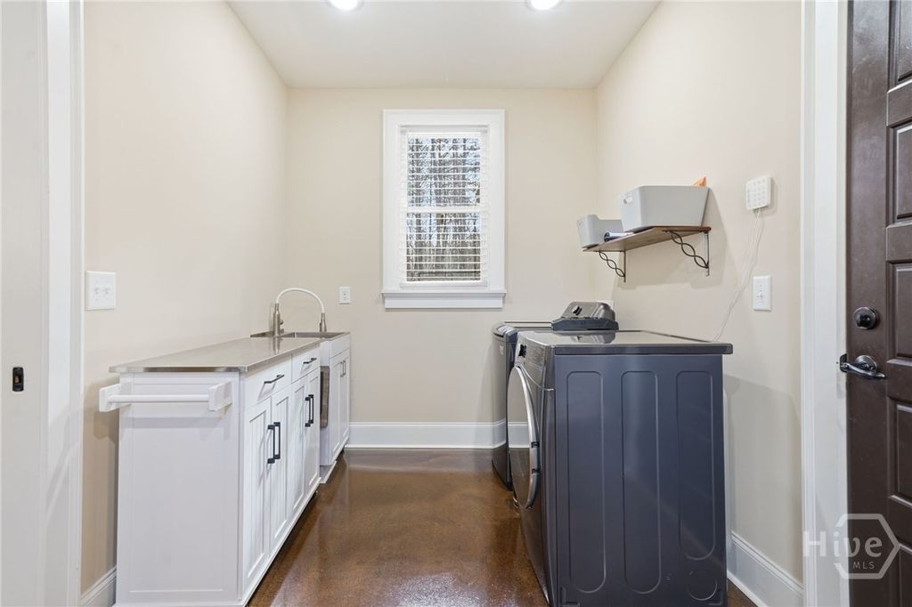 Image 20 of property listing at 864 Blackberry Trail, Ball Ground, GA 30107