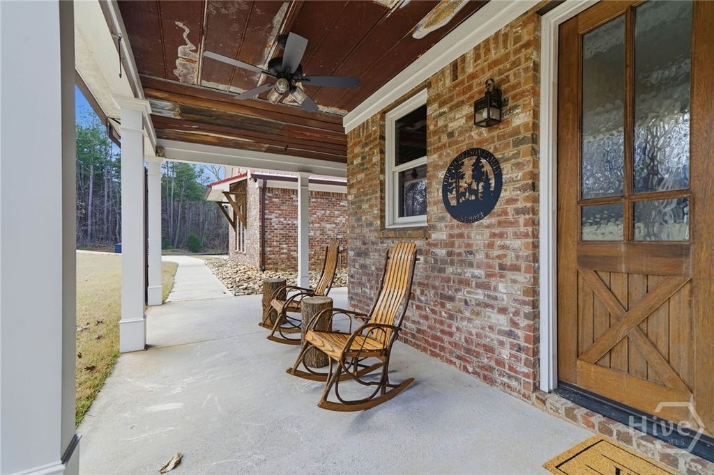 Image 3 of property listing at 864 Blackberry Trail, Ball Ground, GA 30107