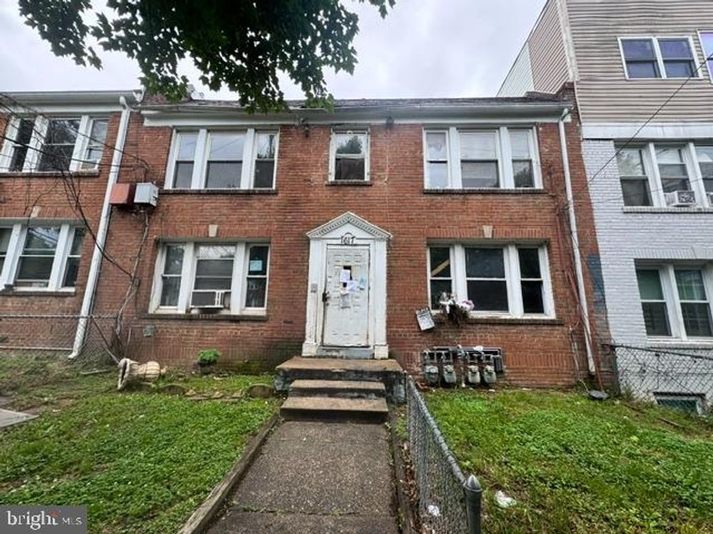 1617 17TH PL SE, Washington, DC 20020
