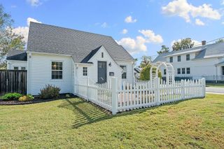 725 S 4th Street, Rogers, AR 72756