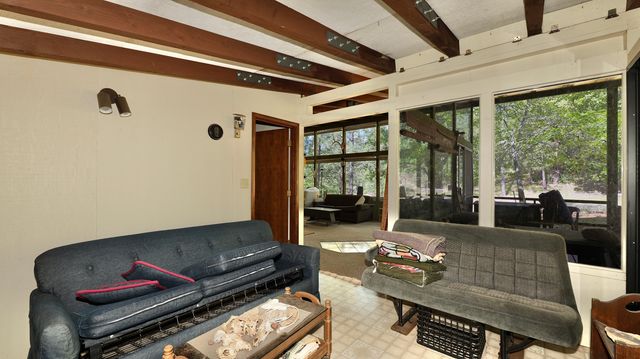 13007 Perry Road, Central Point, OR 97502