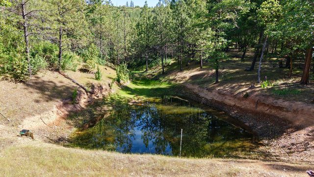 13007 Perry Road, Central Point, OR 97502