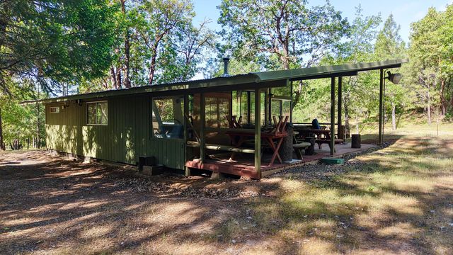 13007 Perry Road, Central Point, OR 97502