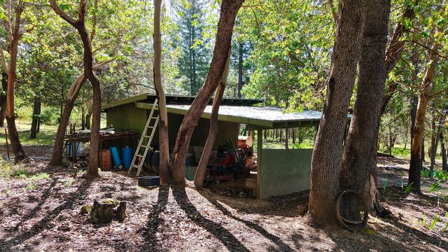 13007 Perry Road, Central Point, OR 97502