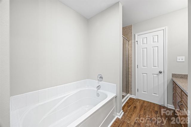 2113 Lennoxshire Square Court, Charlotte, NC 28210
