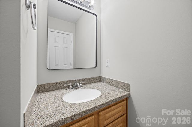 2113 Lennoxshire Square Court, Charlotte, NC 28210